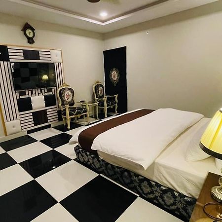 Golden Sand Hotel ラヒムヤルカーン エクステリア 写真